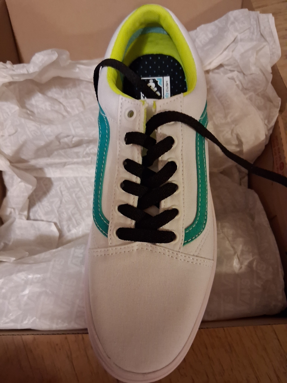 New In Box Vans White Low-Top Sneakers with Teal Stripe and Lime Lining 6 1/2 - Picture 4 of 7